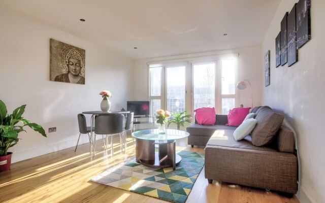 Fountain Bridge apartment