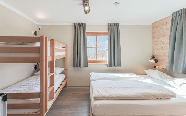 Luxurious Chalet Near Ski Lift in Hopfgarten