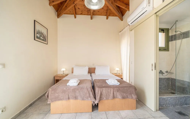 Villa Dinos With Swimming Pool