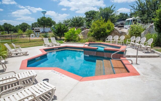 Sun Outdoors Lake Travis