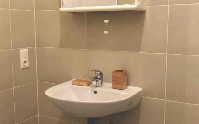 Central homebase 1 minute to metro