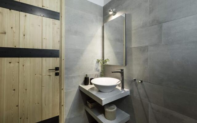 Atmospheric Apartment near Acropolis by CloudKeys