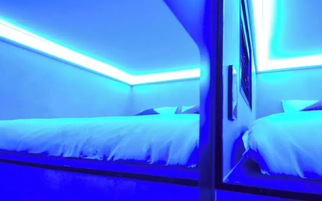 The Hyve Capsule hostel Amsterdam