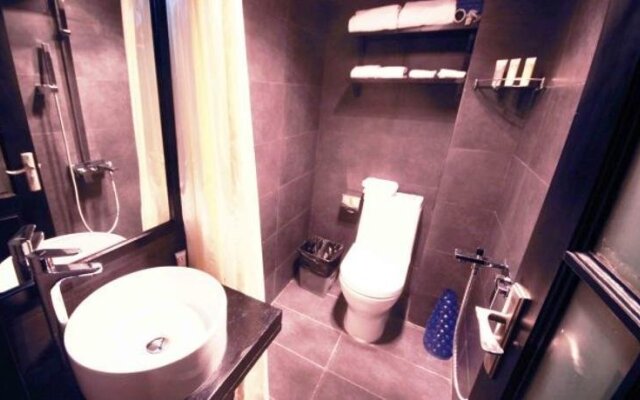 Cloudscape Boutique Inn