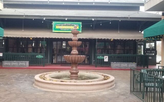 Downtown Guest Quarters Hotel