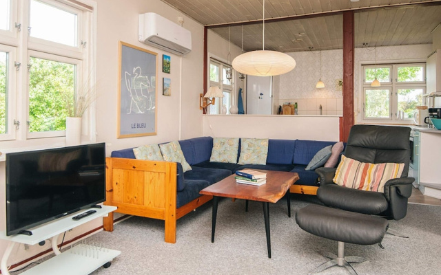 6 Person Holiday Home in Hemmet