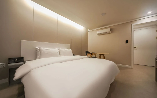 Gumi Bonggokdong Hotel Countinue