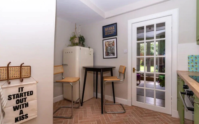 Eclectic 1 Bedroom Apartment in Edinburgh, New Town