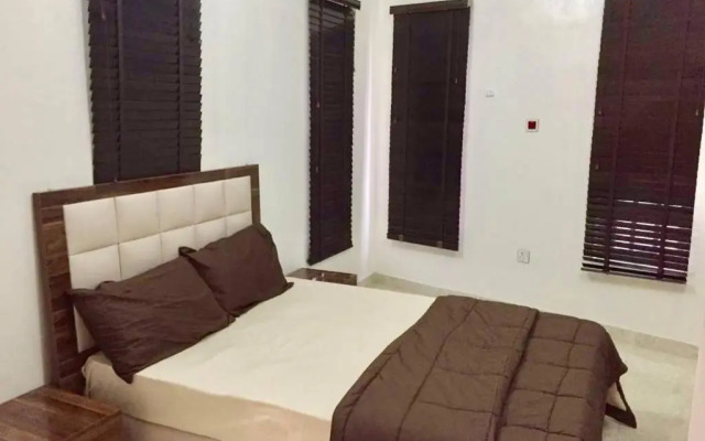 DELIGHTFUL ! 3 BEDROOM TERRACE DUPLEX EN-SUITE LEKKI AIRCON WiFi