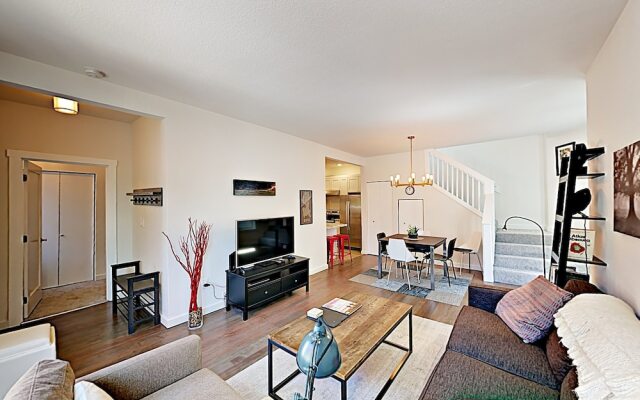 1124 14th Ave Townhome by RedAwning