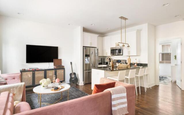 Hart Suite Buyout 8 by Avantstay Two Nashville Town Houses w/ Stunning Amenities & Design