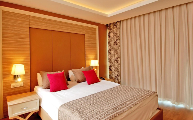 Delphin Deluxe Resort Hotel - All Inclusive