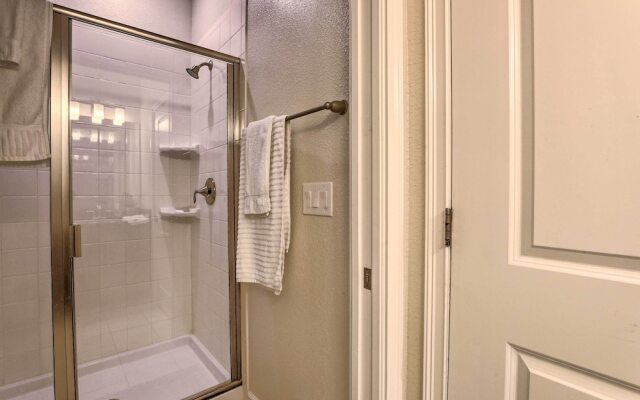 Golf, Swim & Explore: Deluxe Disney Getaway!
