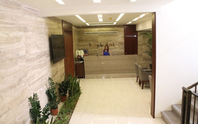 Raouche Rock Suites