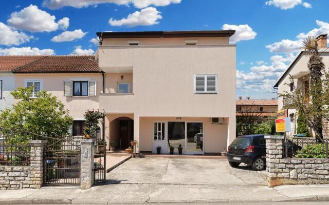 Apartments Milka 2074