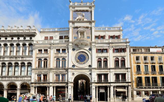 Torre dell'Orologio Suites