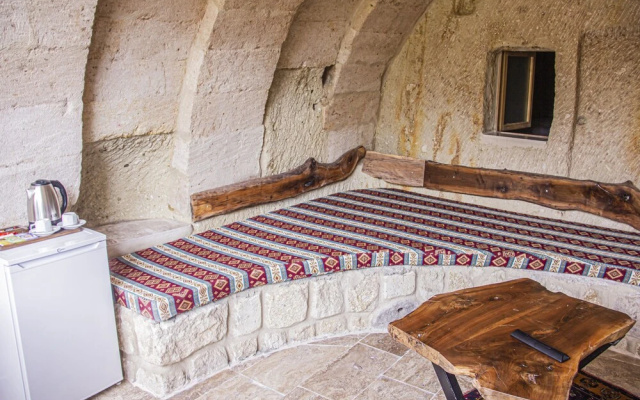 Ottoman Cave Junior