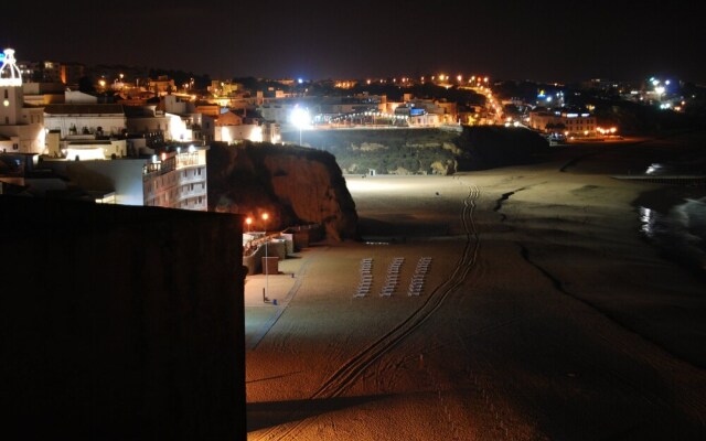 Ah Albufeira - Three-bedroom Apartment in Front of the Sea