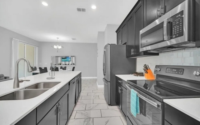 1569plunker 4 Bedroom Townhouse