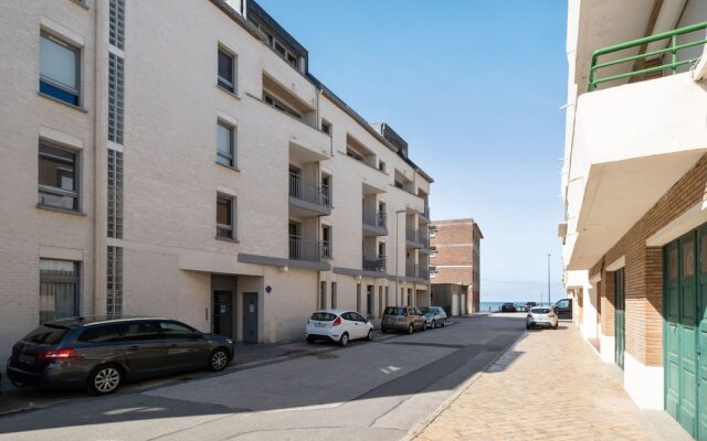 Modern Apartment in Bray-Dune with Seaside view