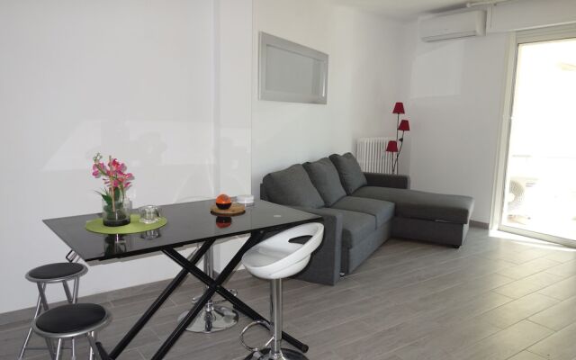 VANEAU Grand studio alexandre 3