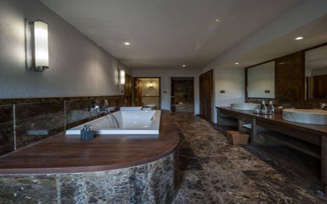 Sanctum Inle Resort