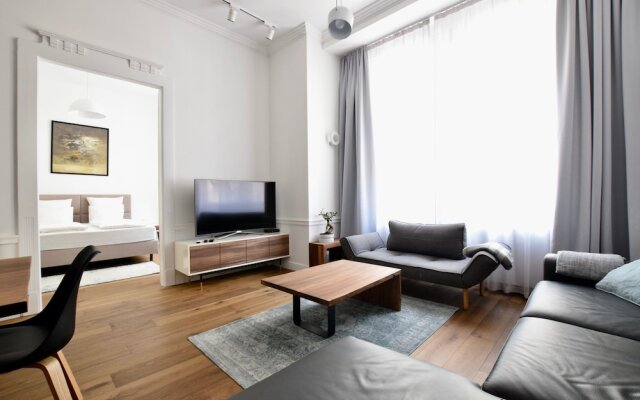 Luxury Apartment by Hi5 - Zichy Suites