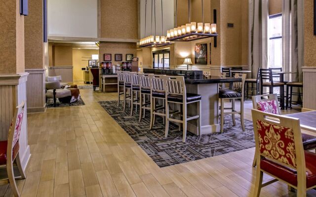 Hampton Inn & Suites Dodge City