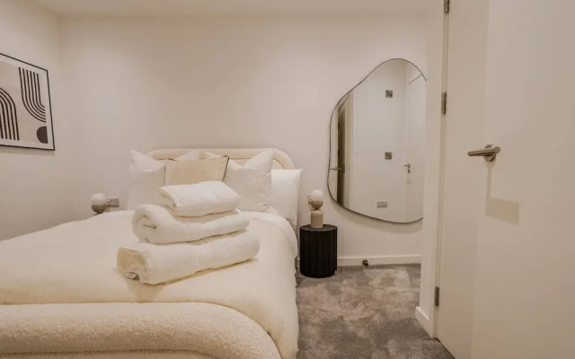 Bianco Suite 2BR With City Views