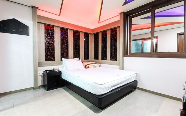 Jinju Rock Self Check-in Motel