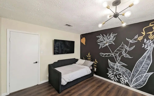 Vibrant Getaway Say Hello to the Best of Houston