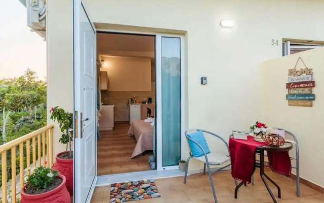 Summer Rose Garden Getaway - A Step to the Beach