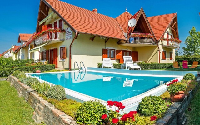 Amarillo 5 Balatonm Riaf rd