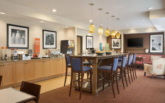 Hampton Inn Shawnee