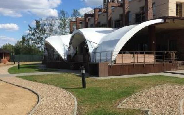Riviera Country Club Hotel Complex