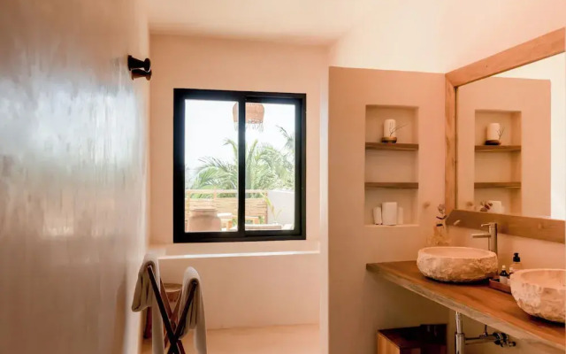 Best-Located Beach Suite with pool.