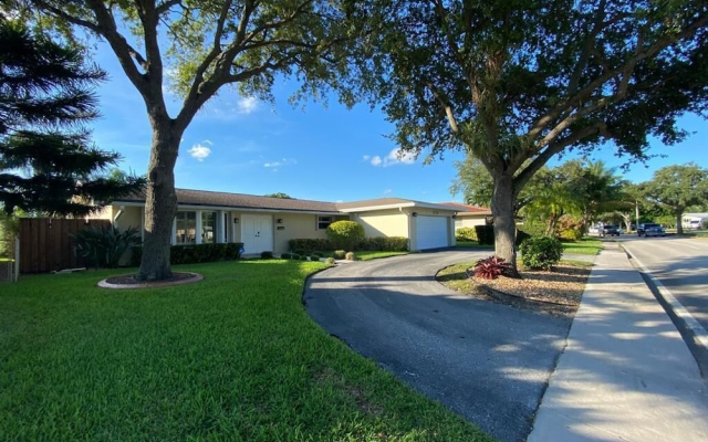 Luxurious 3BR Pool House. Lovely Place