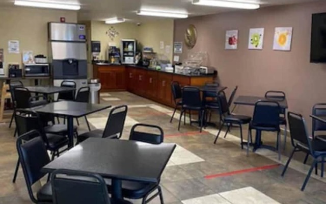 GuestHouse Inn & Suites Montesano