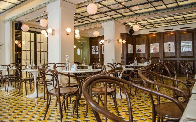 Browns Central Hotel