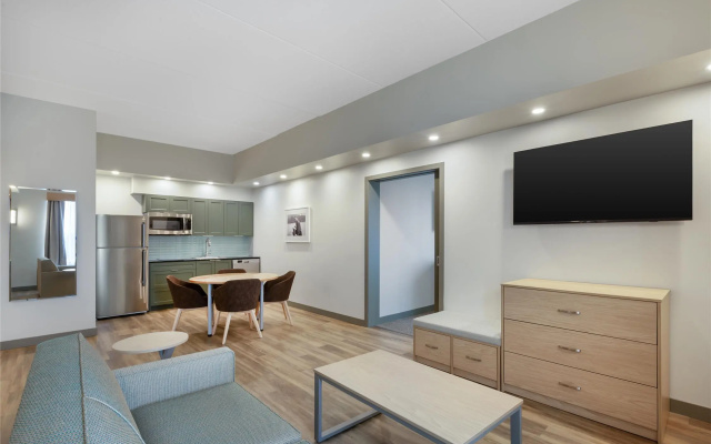 Best Western Plus Kawartha Lakes Hotel & Suites