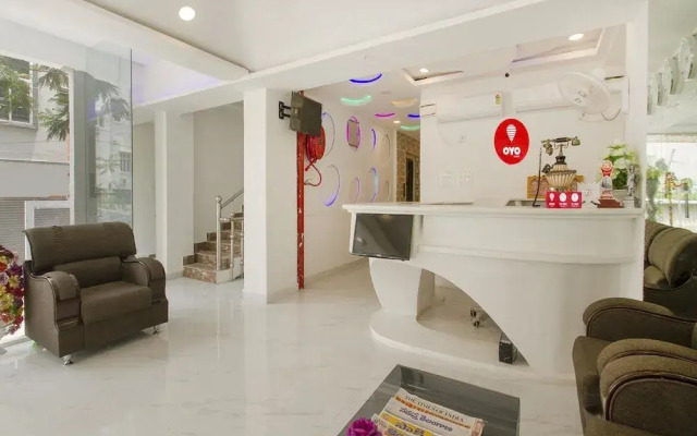 OYO 13062 Kamala Residency-Inn