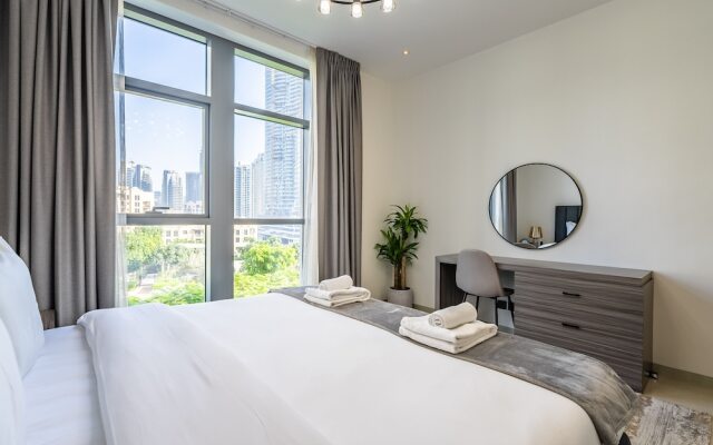 Modern DT Escape1BR with Upscale Comfort