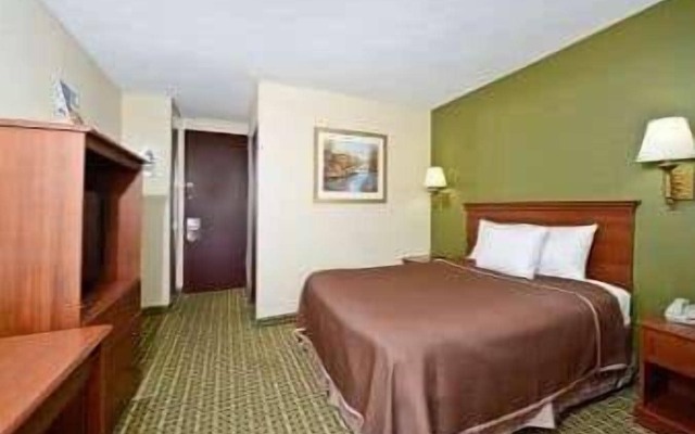 Howard Johnson by Wyndham Clifton NJ