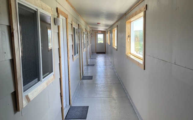 Hooks Hideaway Motel