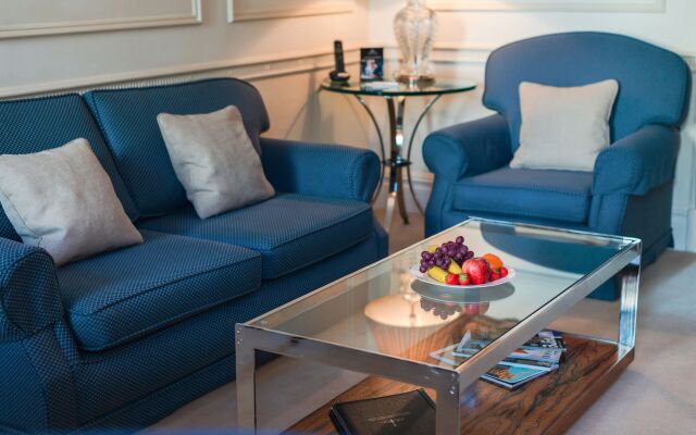 44 Curzon Street Apartments by Mansley