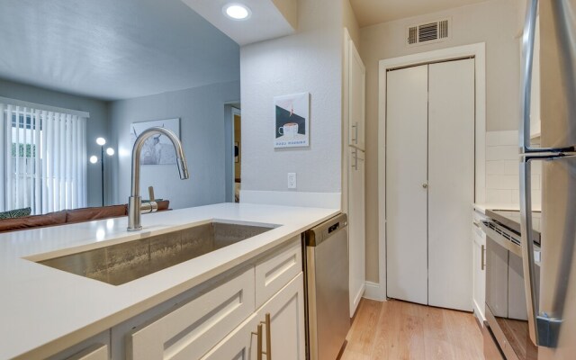 Near Stadiums: Grand Prairie Apt w/ Pool Access