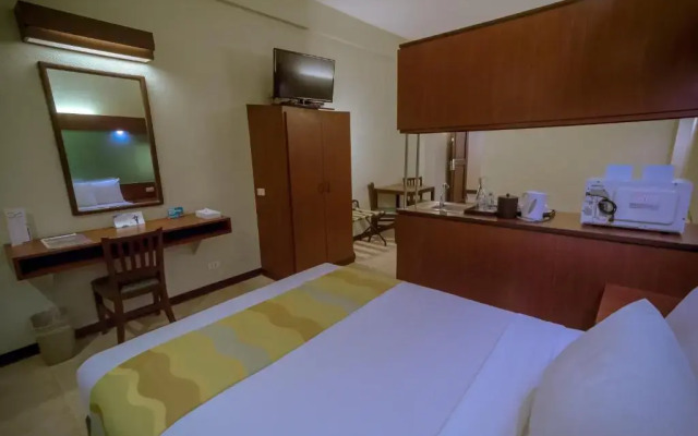 Microtel Inn & Suites