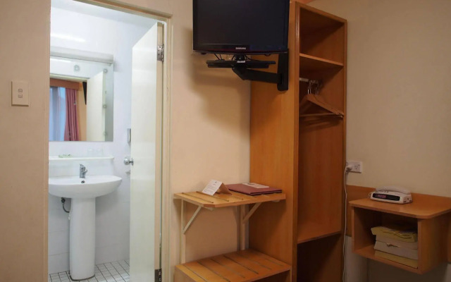 Edgecliff Lodge Motel