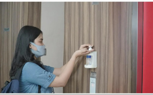 RedDoorz Plus @ Karet Pedurenan 3