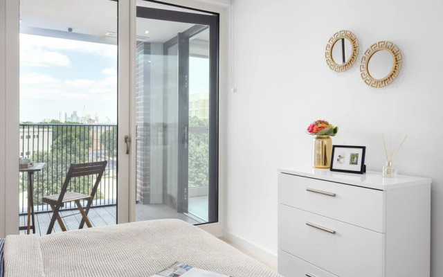 Two Bedroom Serviced Apartment with Balcony in Weymouth Building, Deacon Street